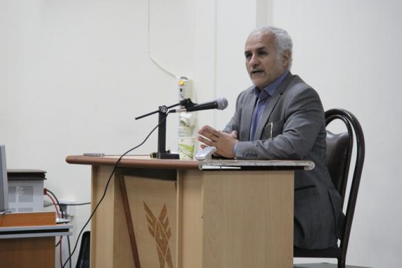 سخنرانی استاد حسن عباسی در دانشگاه آزاد اسلامی‌ همدان – ایران ۱۴۱۴ در جهان ۲۰۳۵