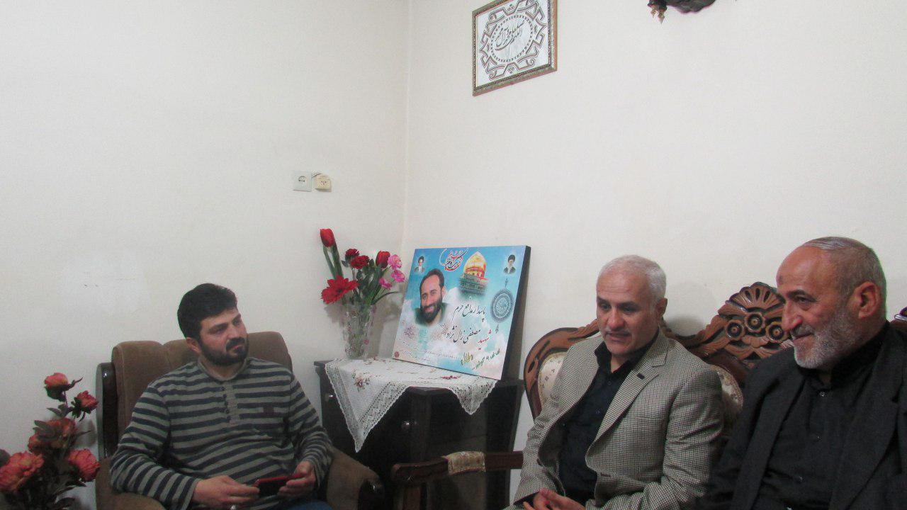 دیدار استاد حسن عباسی با خانواده پاسدار شهید مدافع حرم مصطفی زال نژاد