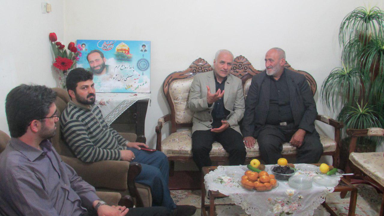 دیدار استاد حسن عباسی با خانواده پاسدار شهید مدافع حرم مصطفی زال نژاد