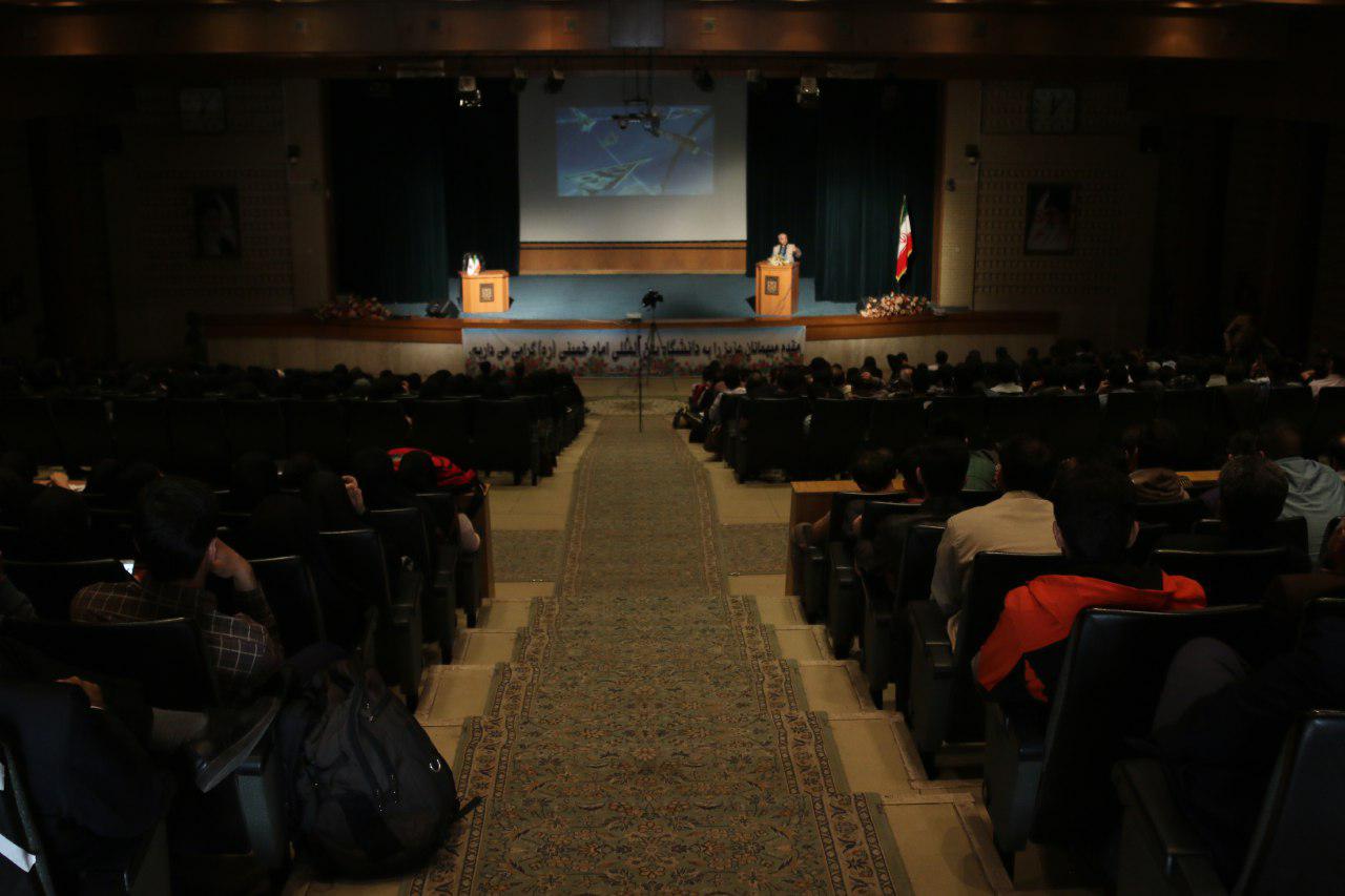 سخنرانی استاد حسن عباسی در دانشگاه امام خمینی(ره) قزوین - پیش به سوی جمهوری دوازدهم