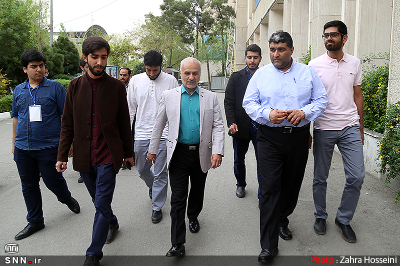 سخنرانی استاد حسن عباسی در دانشگاه صنعتی امیرکبیر - کیک زردی که بنفش شد