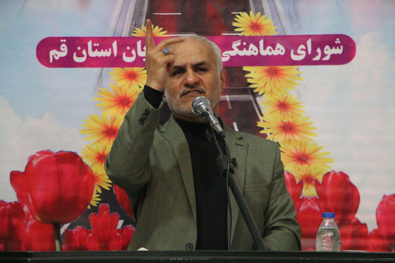 سخنرانی استاد حسن عباسی در قم - انقلابی که توانست به کمونیسم و لیبرالیسم بگوید نه!